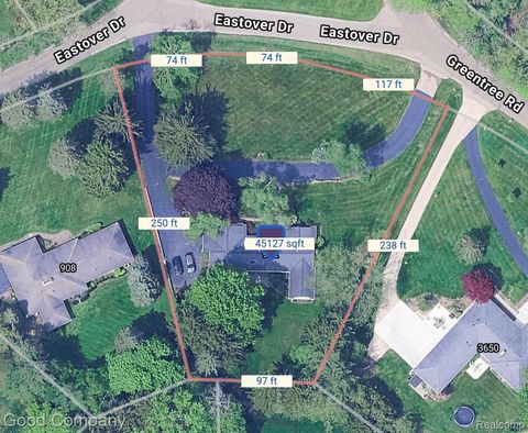 922 Eastover Drive Bloomfield Charter Township MI 48304