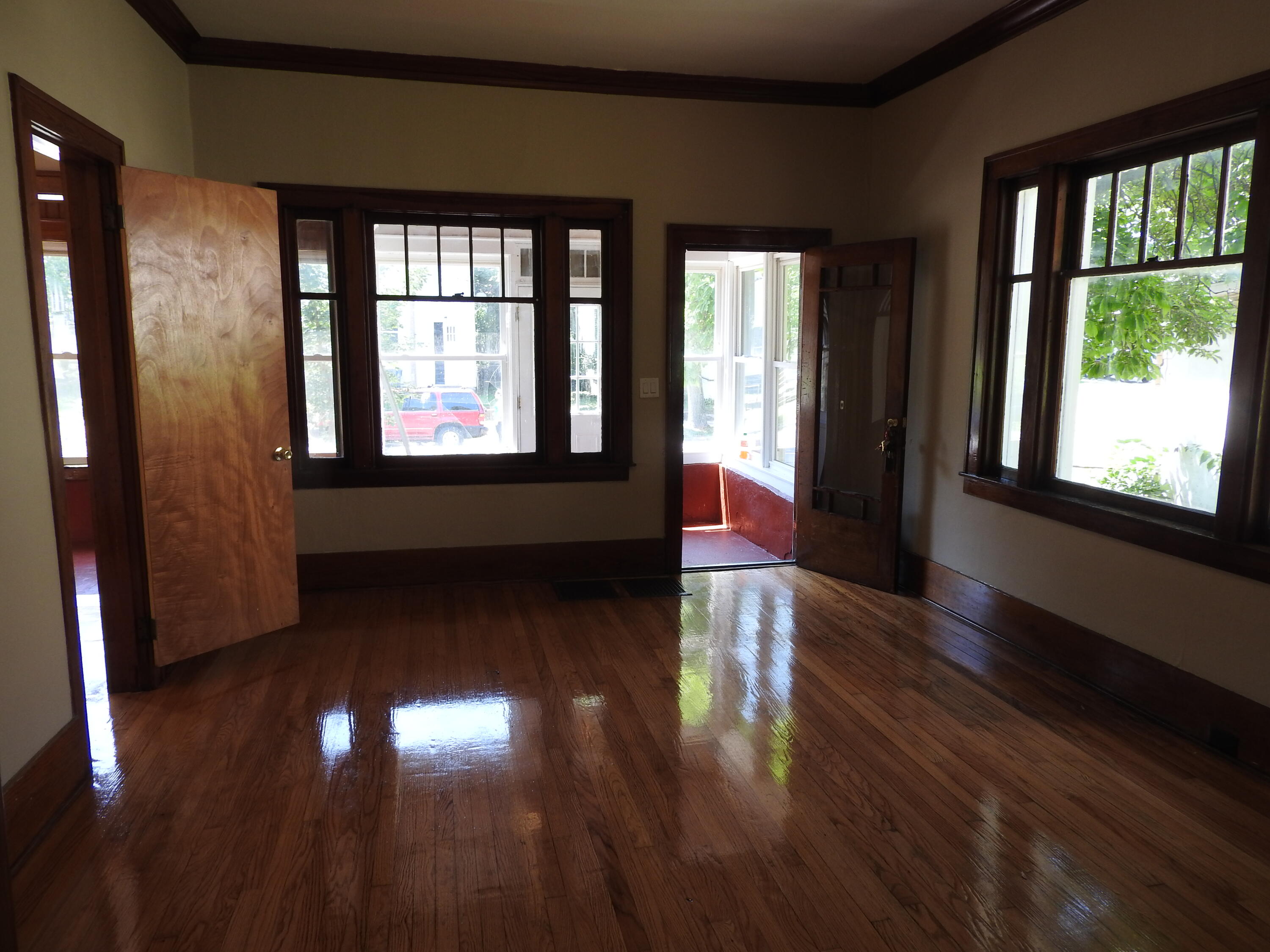 823 W Fulton Street W