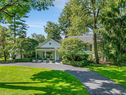 919 W Glengarry Circle Bloomfield Charter Township MI 48301