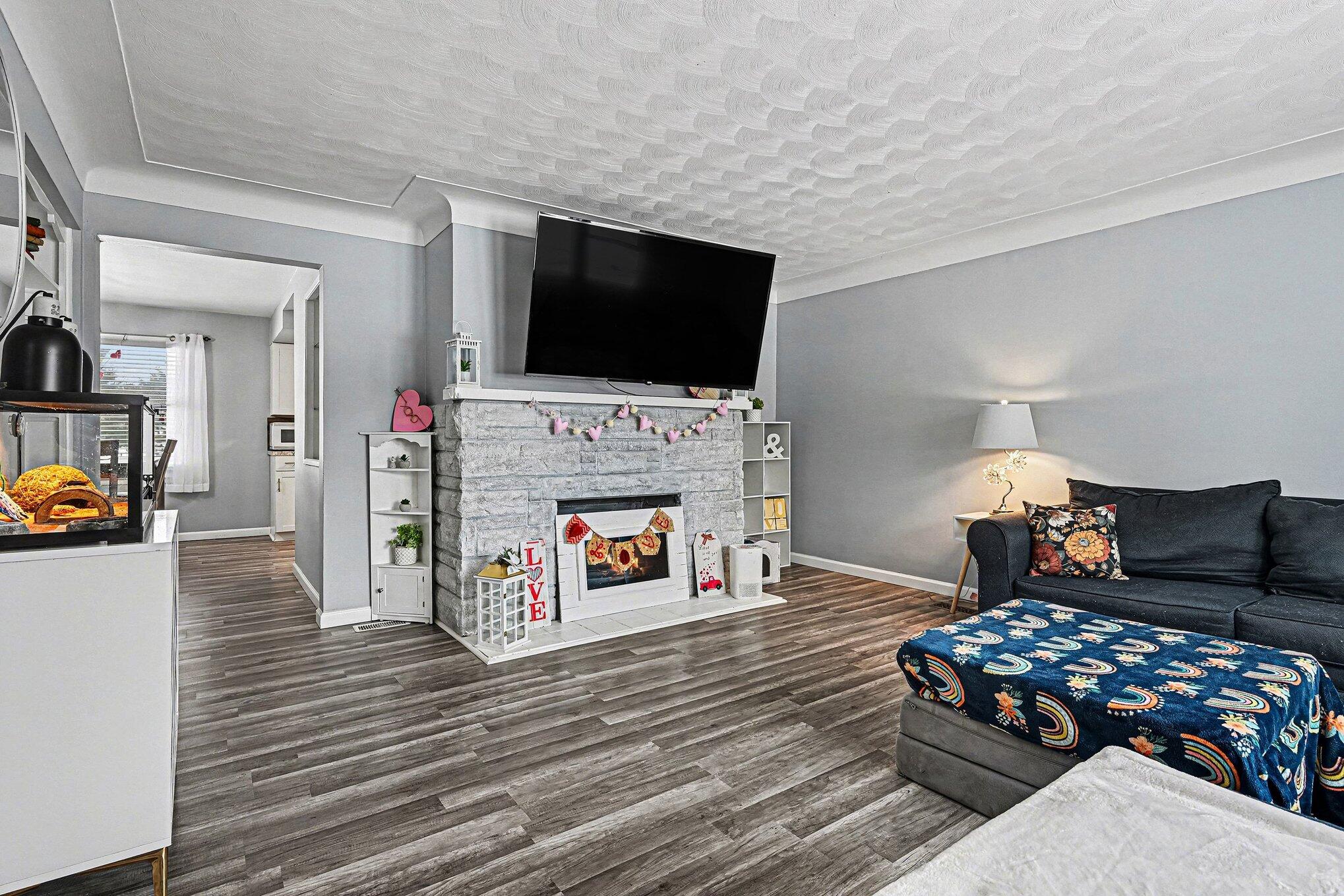 2910 Parchmount Avenue