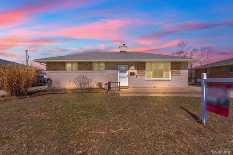 34000 Pawnee Street Westland City MI 48185