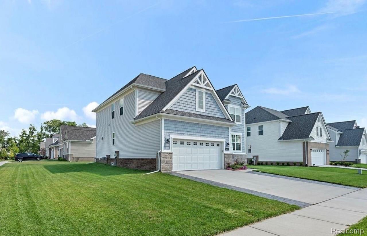 1821 Emerald Lane