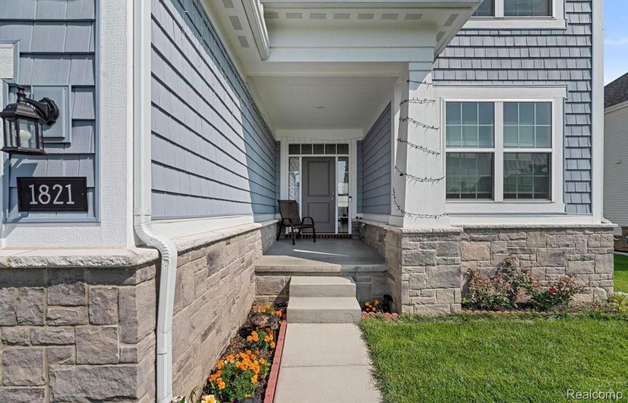 1821 Emerald Lane