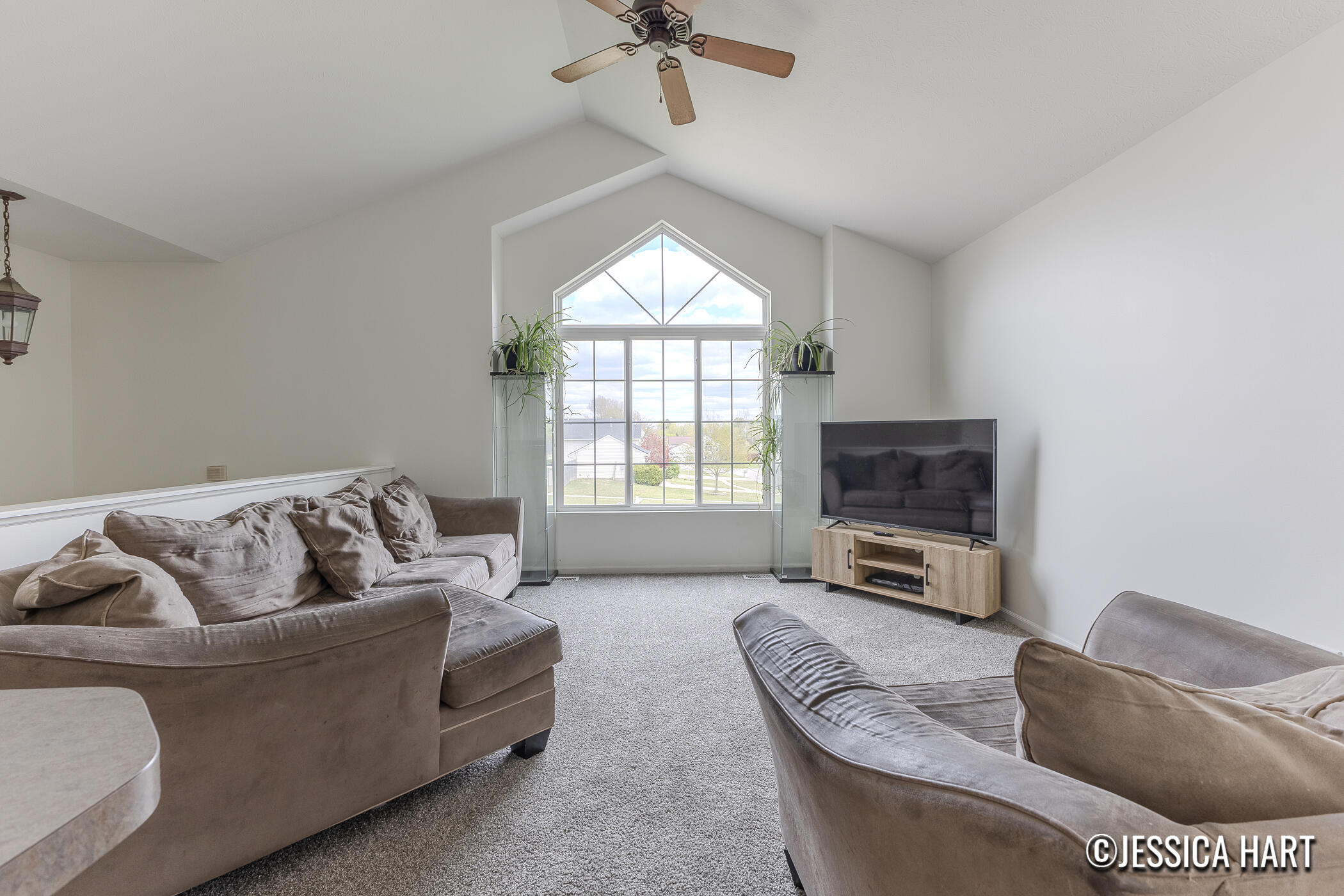 321 Pioneer Trail NE