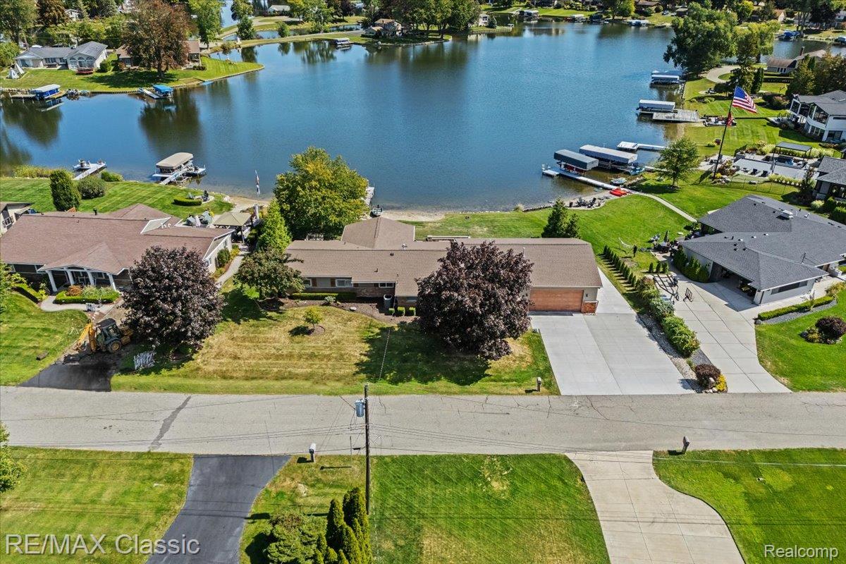 4806 Surfwood Drive