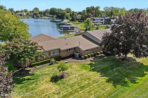4806 Surfwood Drive Commerce Charter Township MI 48382