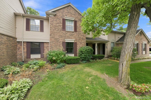 29690 PINE RIDGE CIR, FARMINGTON HILLS, MI 48331 - Image f4214d19ae929e7d0eea719dfdc22d1d/1214633755