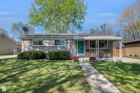 704 Georgia Avenue Marysville City St Clair MI 48040