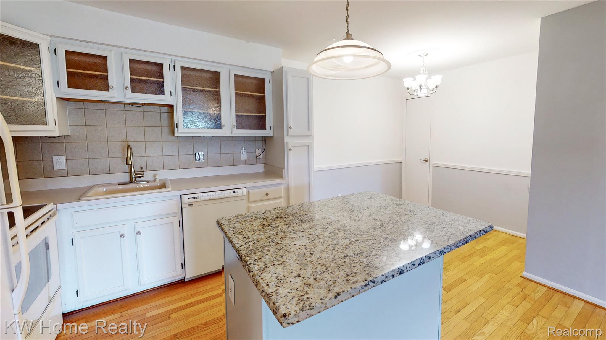 15769 Balfour Drive 22