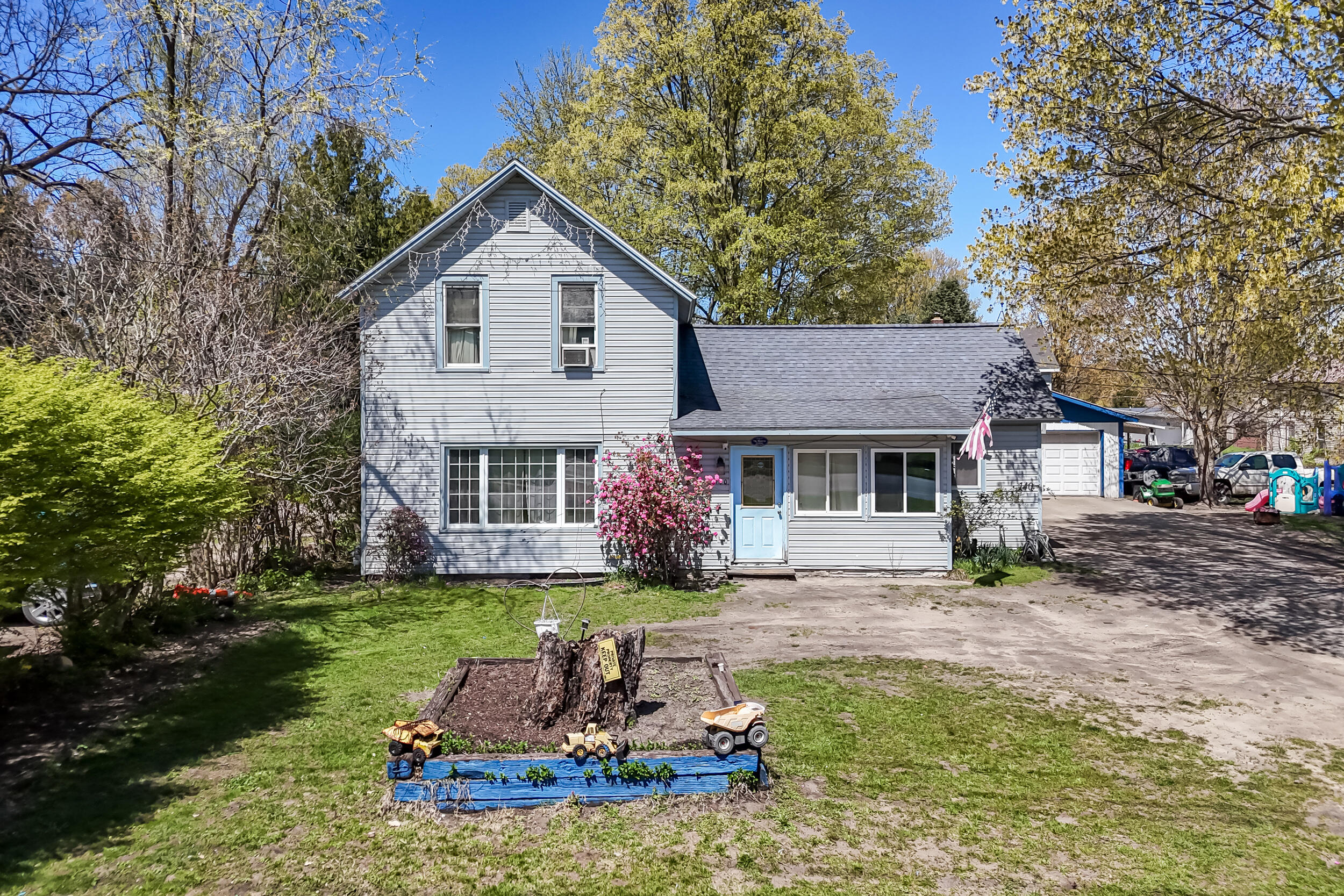 140 W Main Street