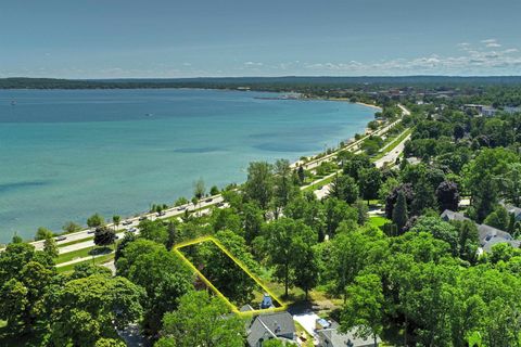 1133 Bay Street Traverse City City Grand Traverse MI 49684