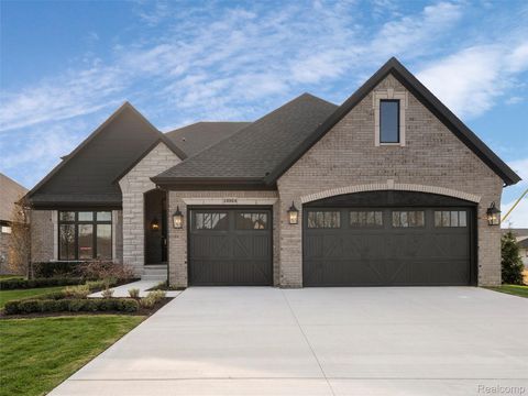 13924 Arthur Court Washington Township MI 48094