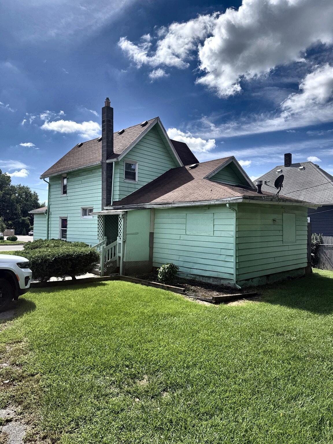 2206 E Michigan Avenue
