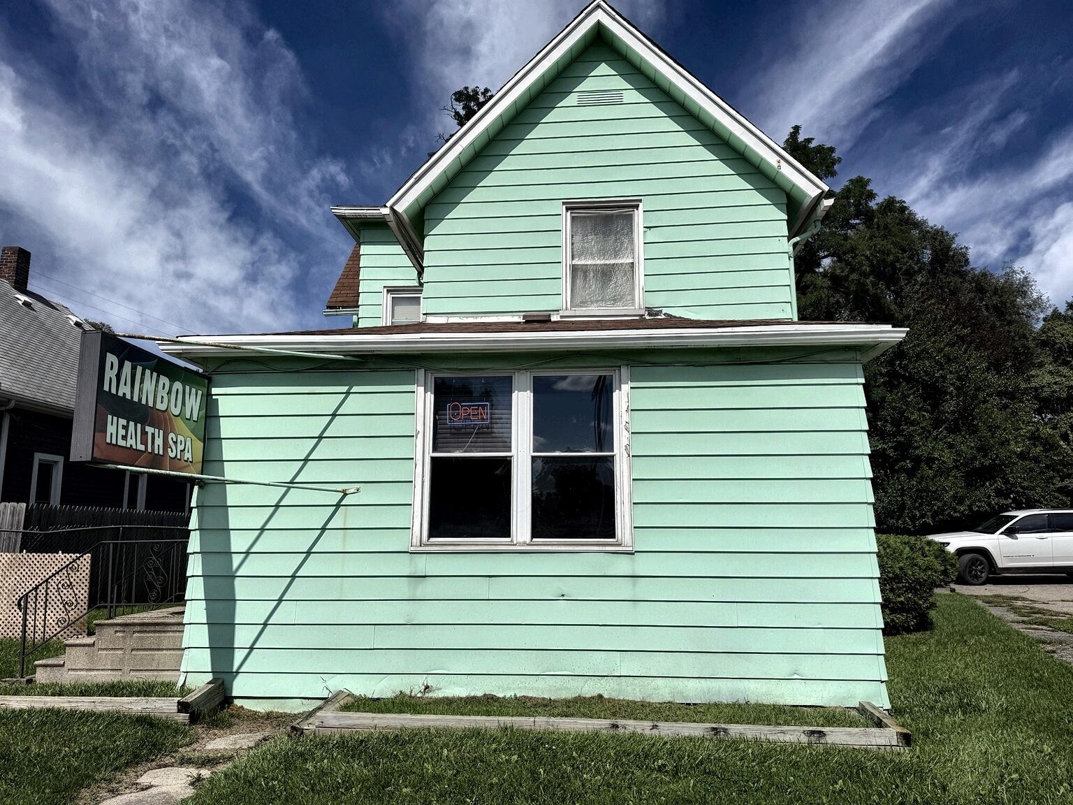 2206 E Michigan Avenue