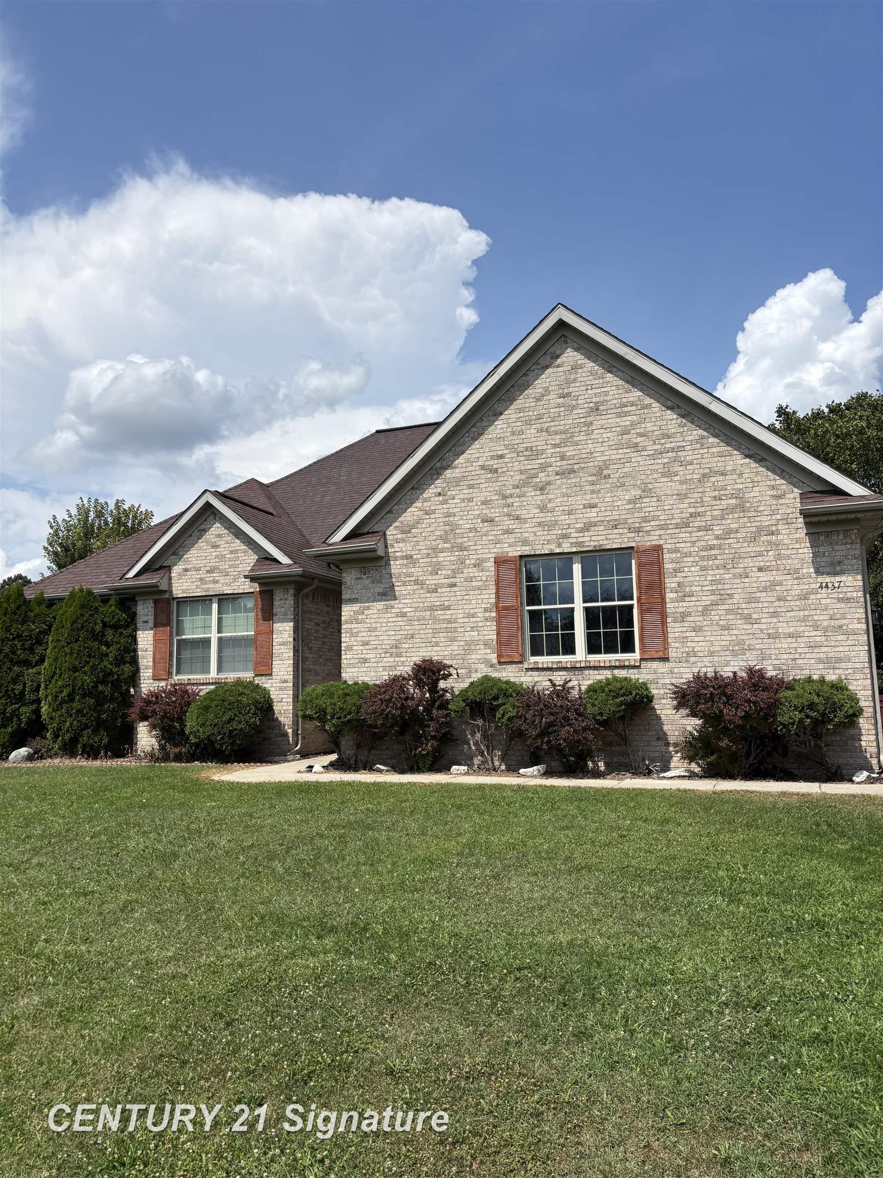 4437 Pinecreek Drive