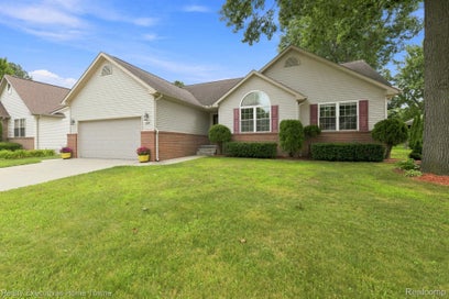 3799 Arlington Avenue Fort Gratiot Charter Township MI 48059