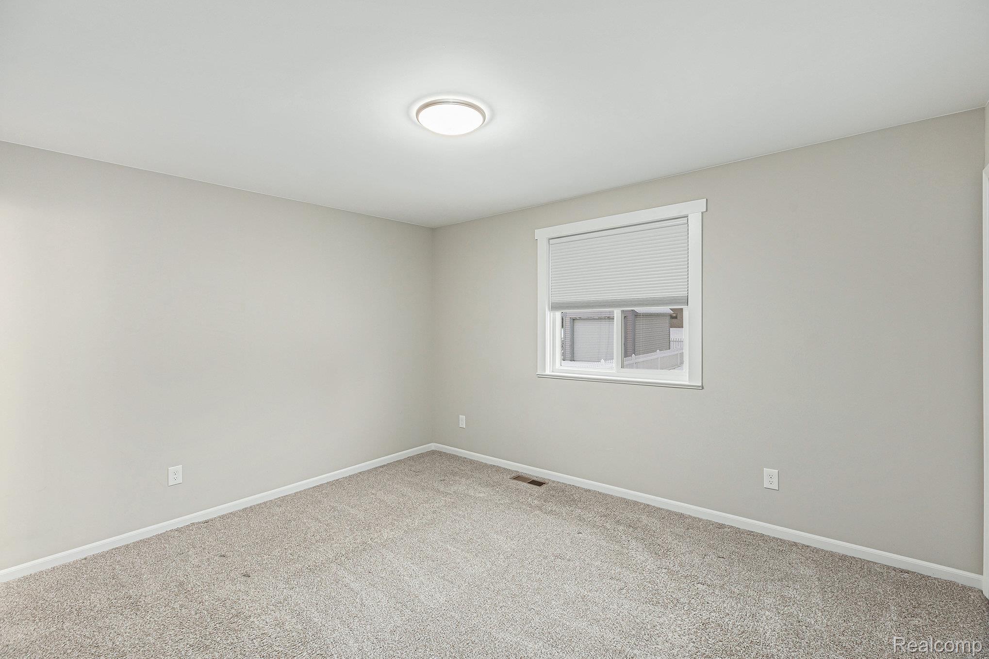 Shelby Twp, Michigan 48317, United States, 3 Bedrooms Bedrooms, ,2 BathroomsBathrooms,Residential,Active,253695