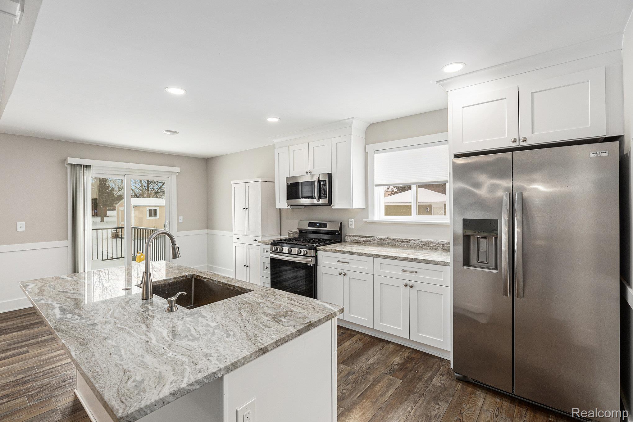 Shelby Twp, Michigan 48317, United States, 3 Bedrooms Bedrooms, ,2 BathroomsBathrooms,Residential,Active,253695