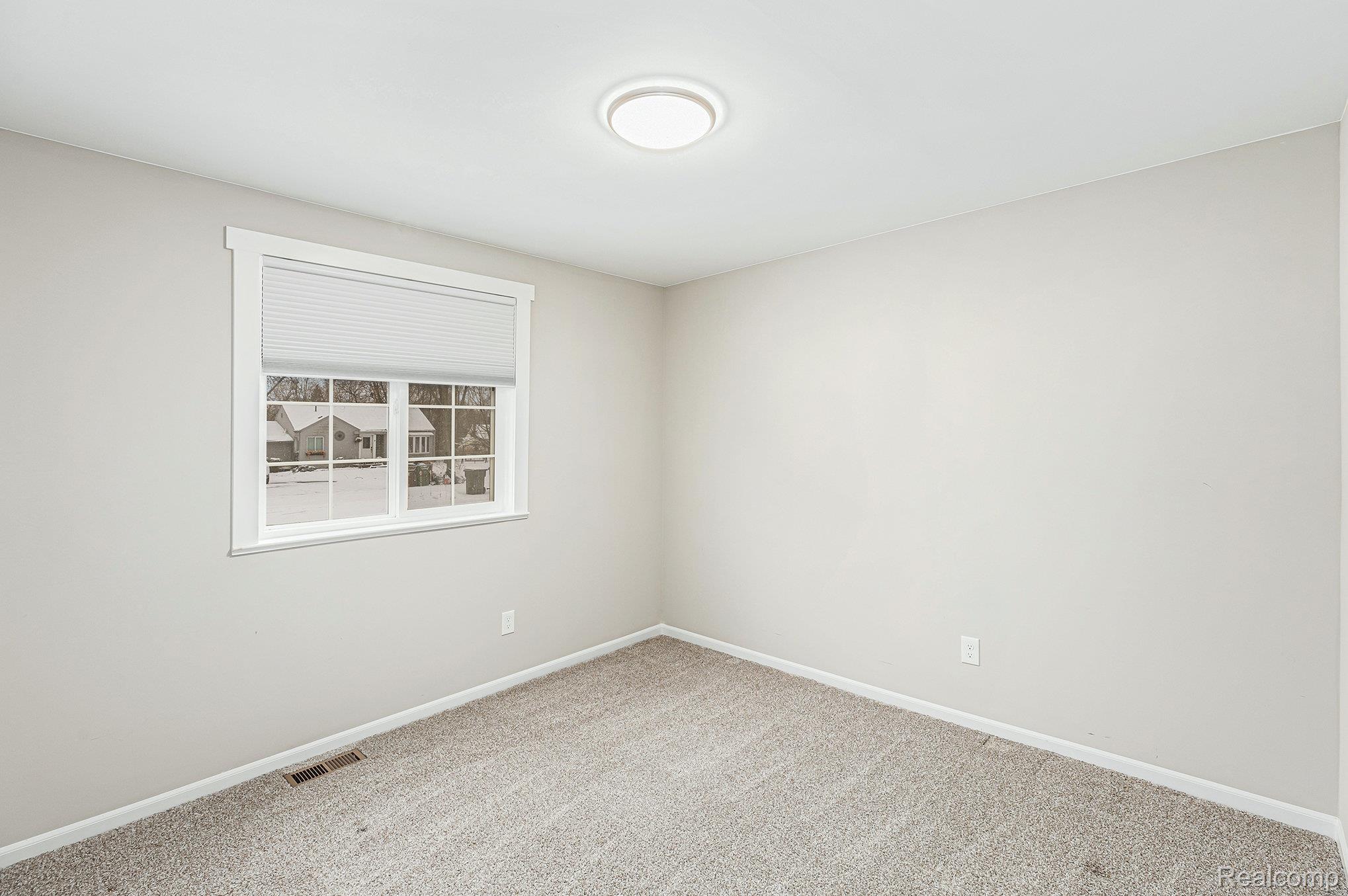 Shelby Twp, Michigan 48317, United States, 3 Bedrooms Bedrooms, ,2 BathroomsBathrooms,Residential,Active,253695