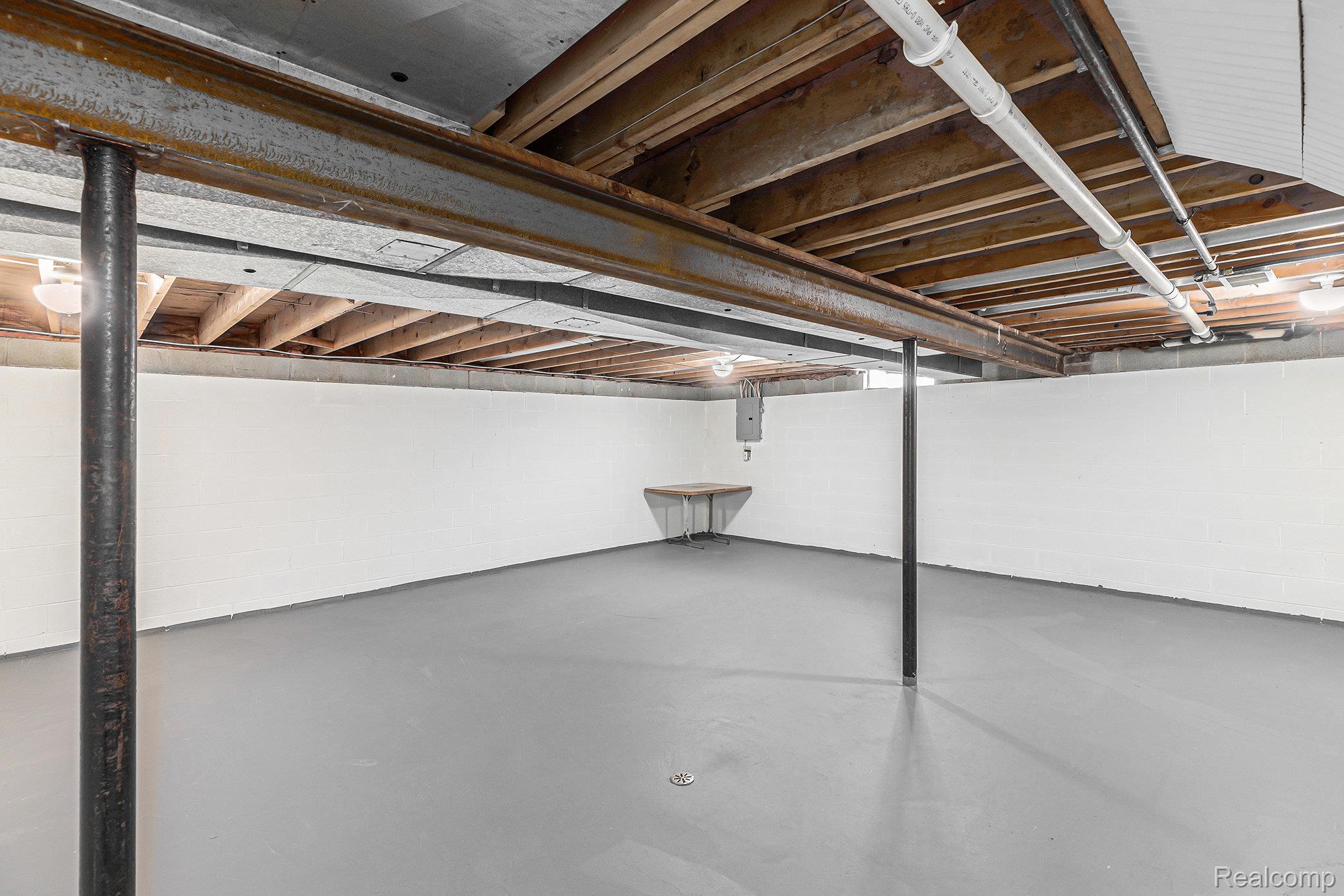 Shelby Twp, Michigan 48317, United States, 3 Bedrooms Bedrooms, ,2 BathroomsBathrooms,Residential,Active,253695