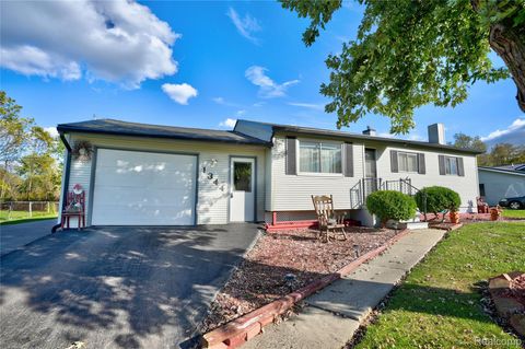 1344 Clairwood Drive Burton City MI 48509