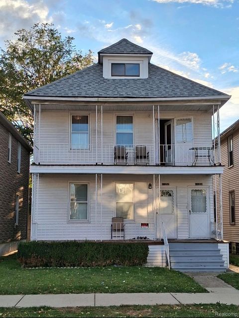 11357 Moran street Wayne City MI 48212