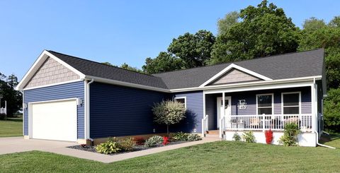 Photo of 103 Cottonwood Court, Litchfield City, MI 49252 (MLS # 68026005873)