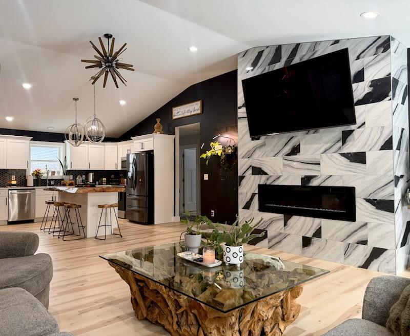 103 Cottonwood Court