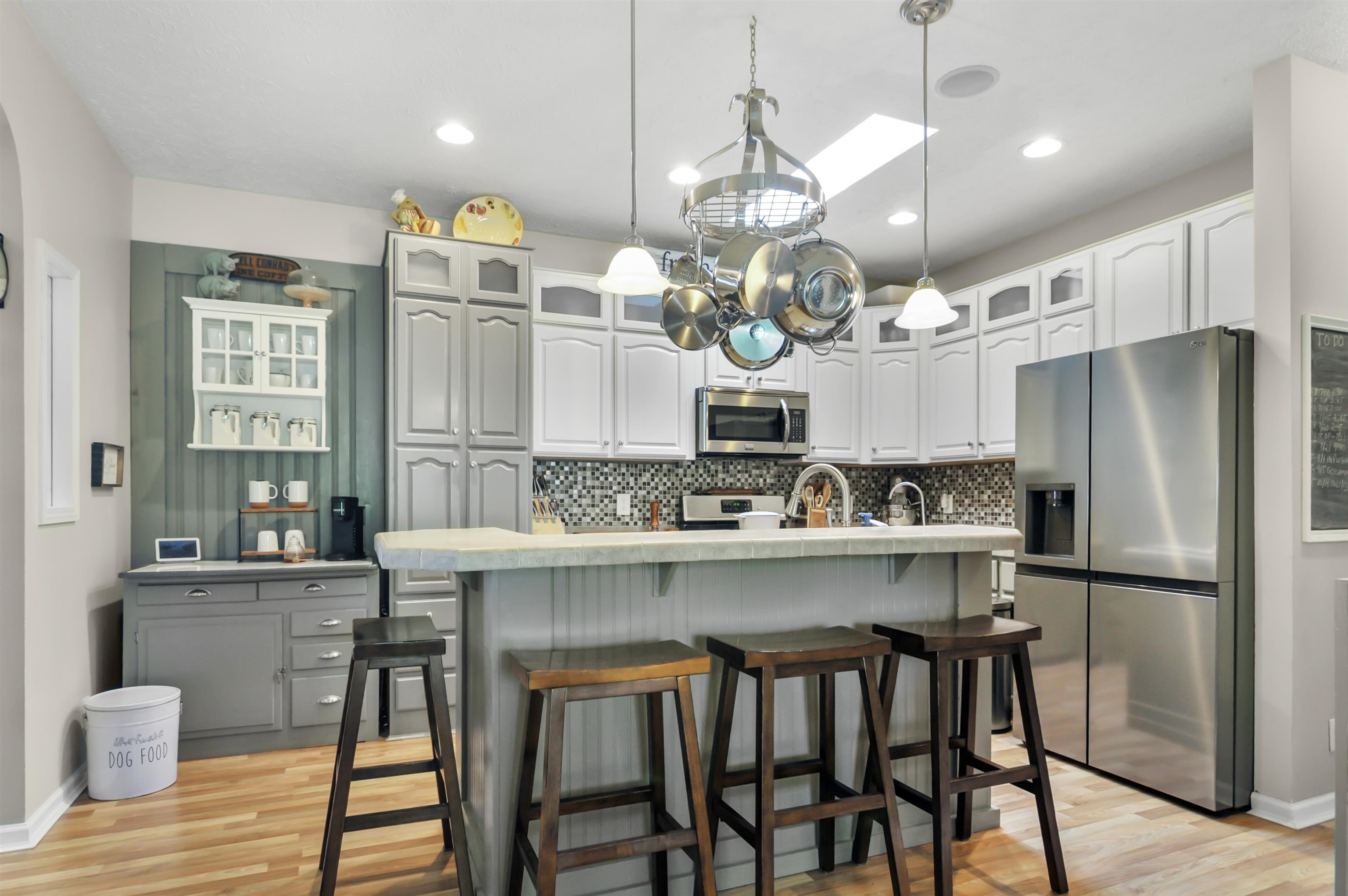 21233 Forest Trail