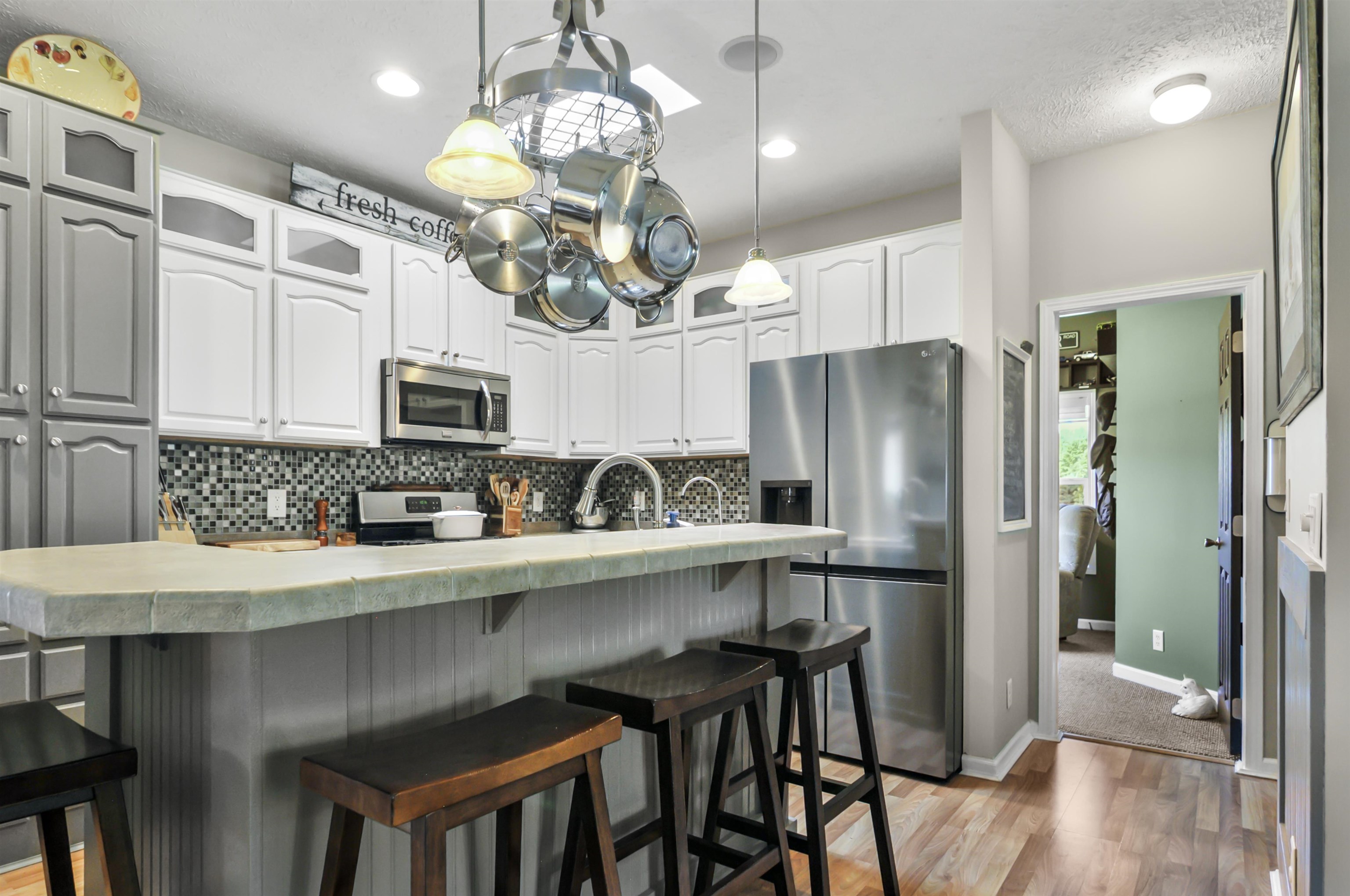 21233 Forest Trail