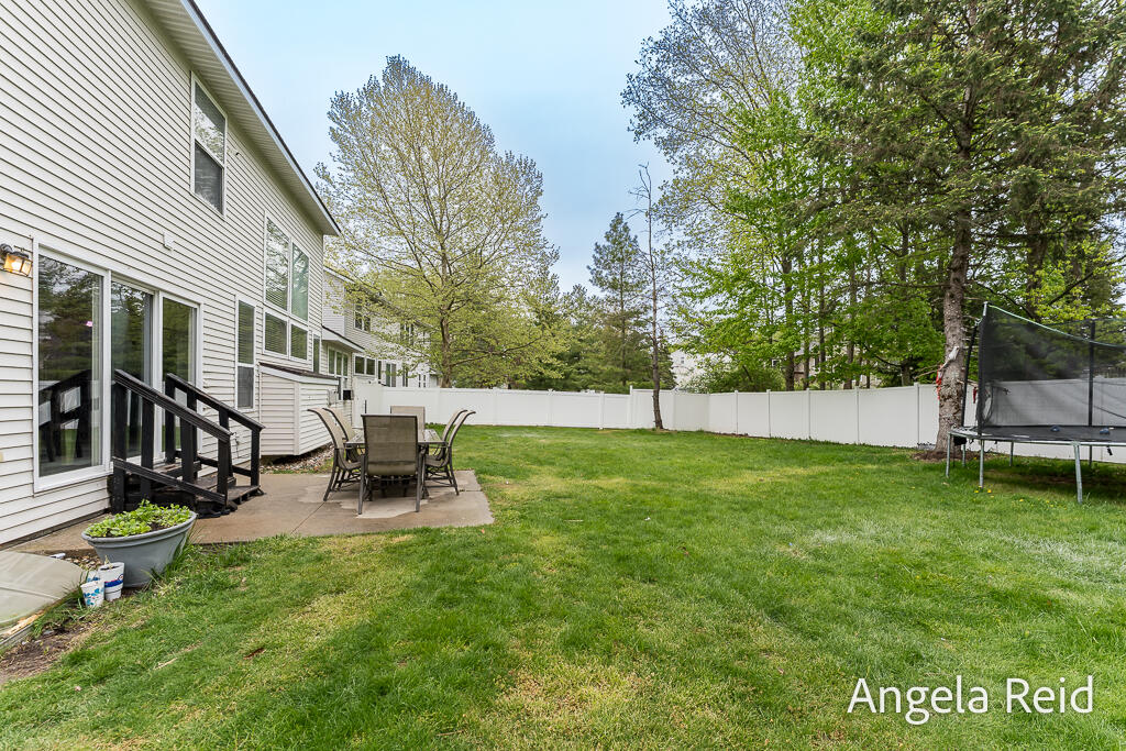 3528 Birch Knoll Drive SE