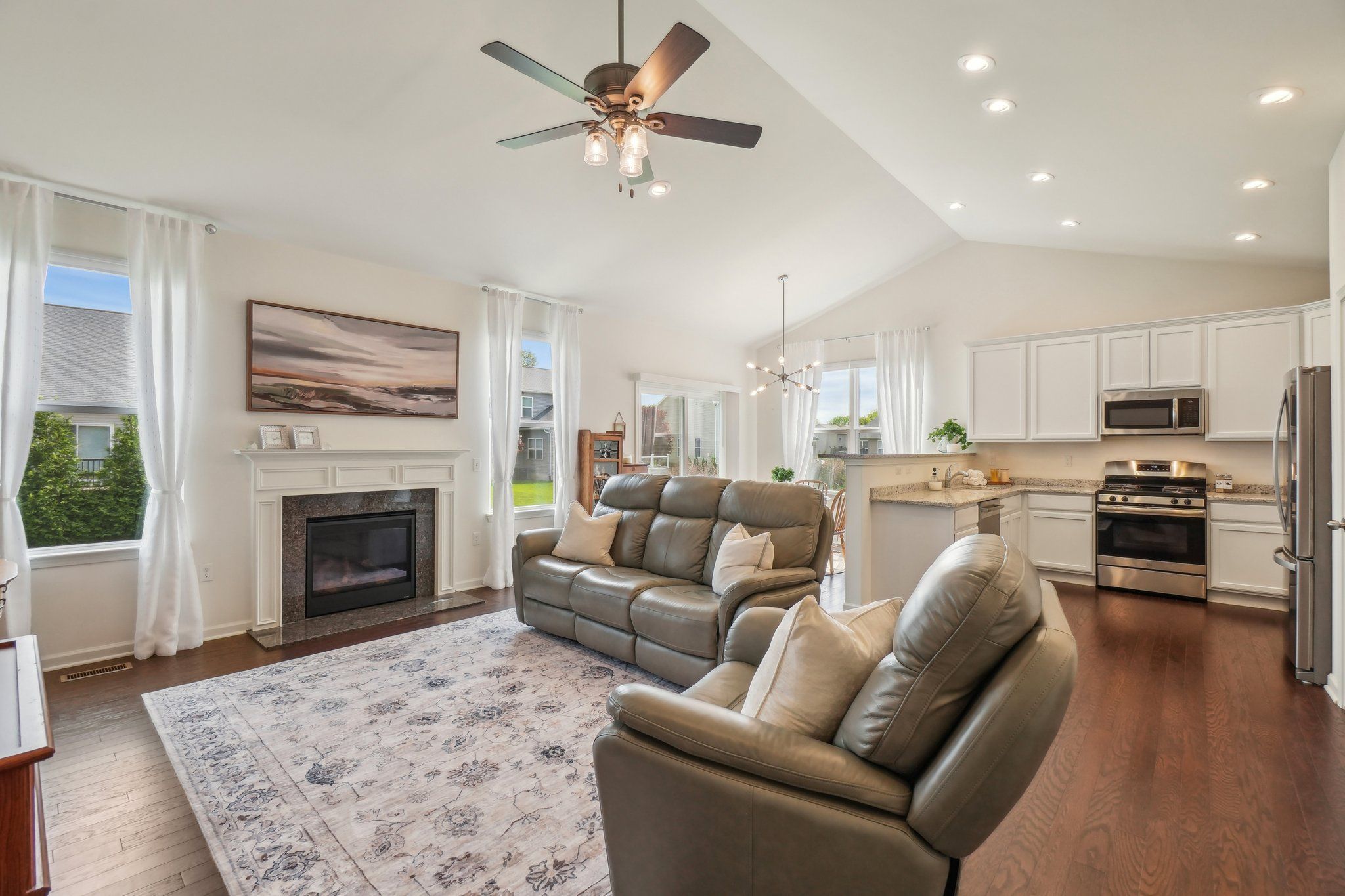 185 CRYSTAL WOOD Circle