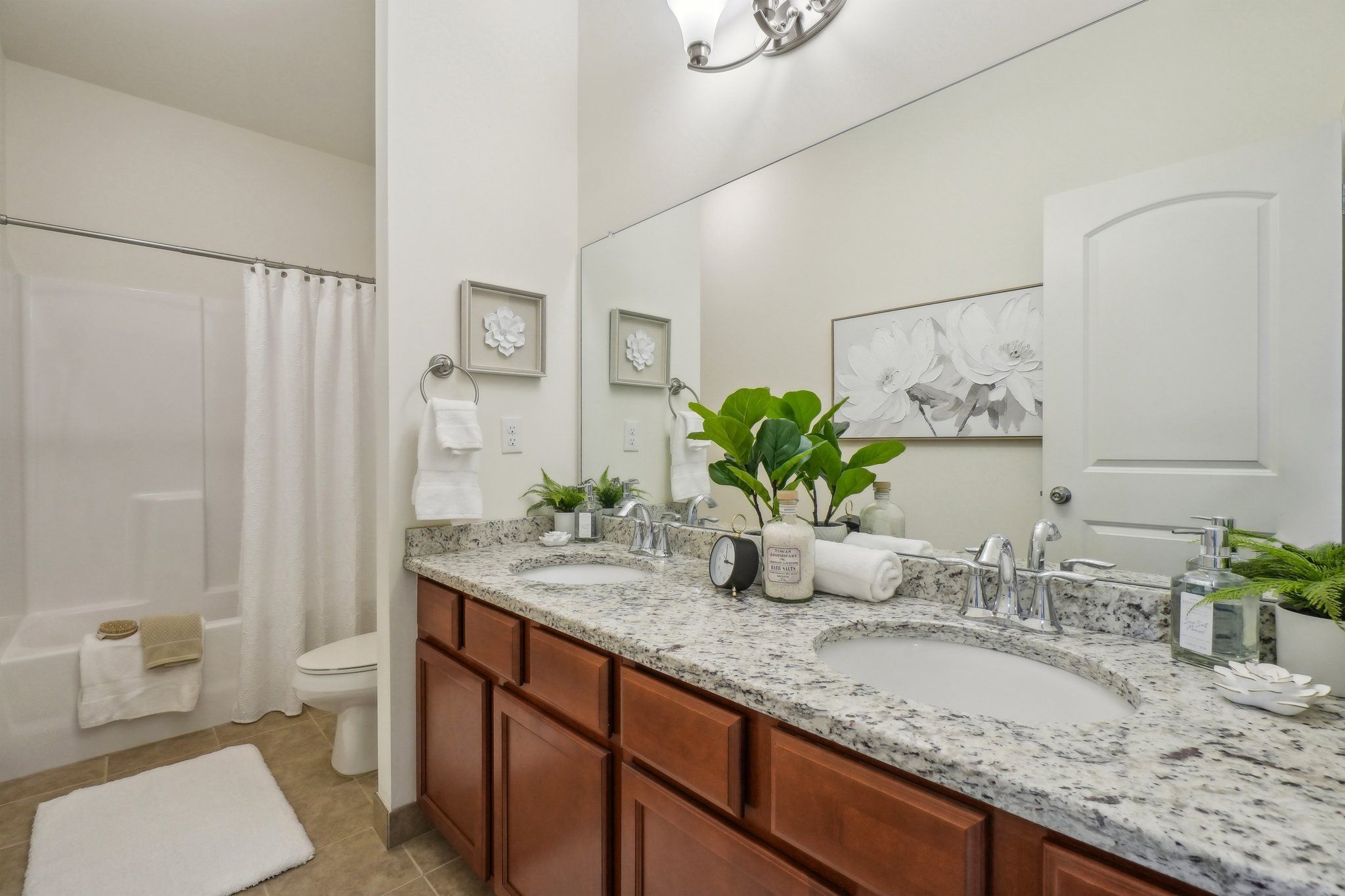 185 CRYSTAL WOOD Circle