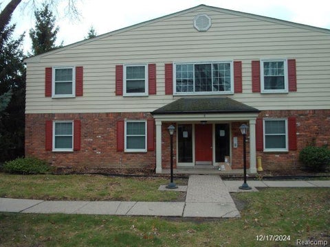 Photo for 761 W MAPLE Road 54