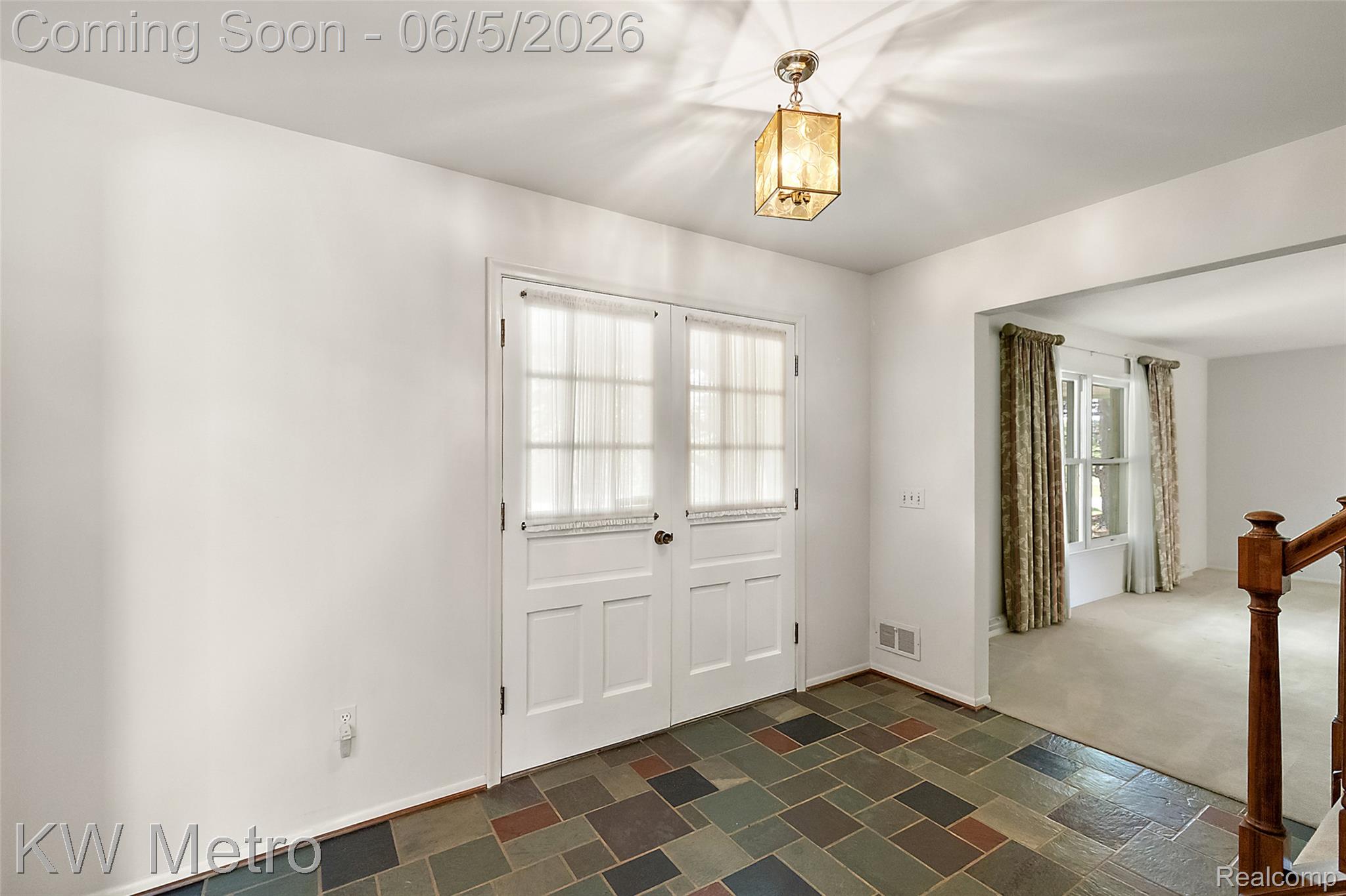7036 Lindenmere Drive