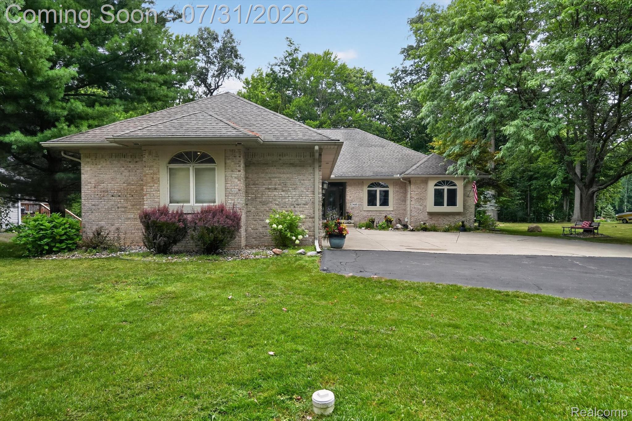 7480 Majestic Woods Drive