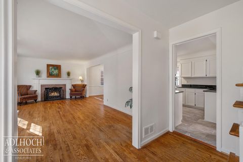 Tiny photo for 883 Lakepointe Street, Grosse Pointe Park City, MI 48230 (MLS # 58050201447)