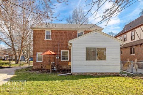 Tiny photo for 883 Lakepointe Street, Grosse Pointe Park City, MI 48230 (MLS # 58050201447)