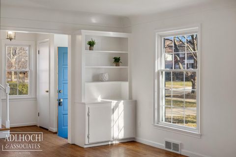 Tiny photo for 883 Lakepointe Street, Grosse Pointe Park City, MI 48230 (MLS # 58050201447)