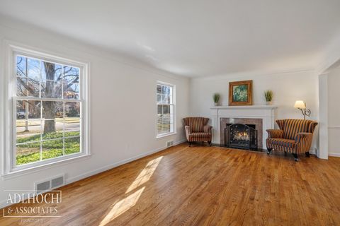 Tiny photo for 883 Lakepointe Street, Grosse Pointe Park City, MI 48230 (MLS # 58050201447)