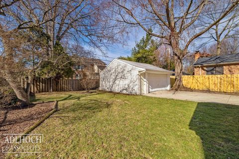 Tiny photo for 883 Lakepointe Street, Grosse Pointe Park City, MI 48230 (MLS # 58050201447)