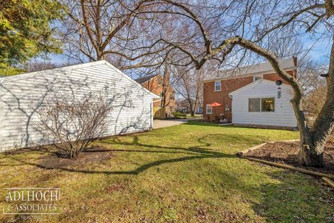 Tiny photo for 883 Lakepointe Street, Grosse Pointe Park City, MI 48230 (MLS # 58050201447)