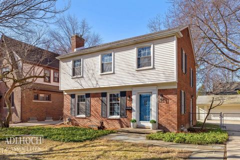 883 Lakepointe Street Grosse Pointe Park City MI 48230