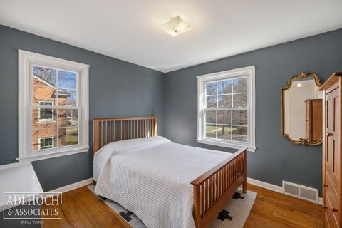 Tiny photo for 883 Lakepointe Street, Grosse Pointe Park City, MI 48230 (MLS # 58050201447)