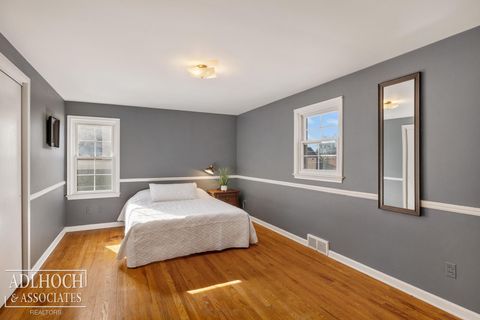 Tiny photo for 883 Lakepointe Street, Grosse Pointe Park City, MI 48230 (MLS # 58050201447)