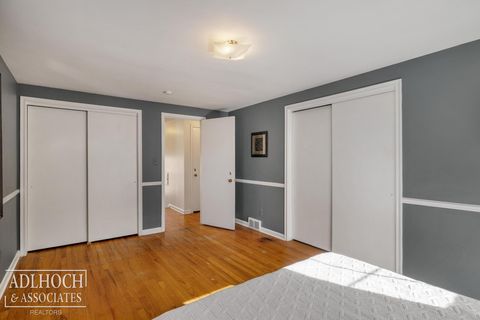 Tiny photo for 883 Lakepointe Street, Grosse Pointe Park City, MI 48230 (MLS # 58050201447)