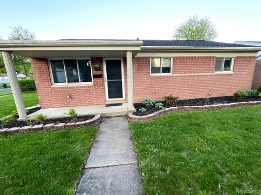 9707 DUDLEY ST, TAYLOR, MI 48180 - Image f47b2b7573dea3bebf674910e8580e3a/1103681906