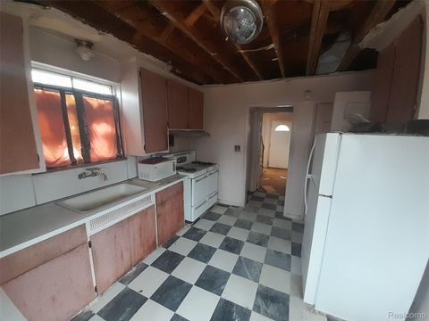 Tiny photo for 2597 W 8 Mile Road, Detroit City, MI 48221 (MLS # 20261016118)