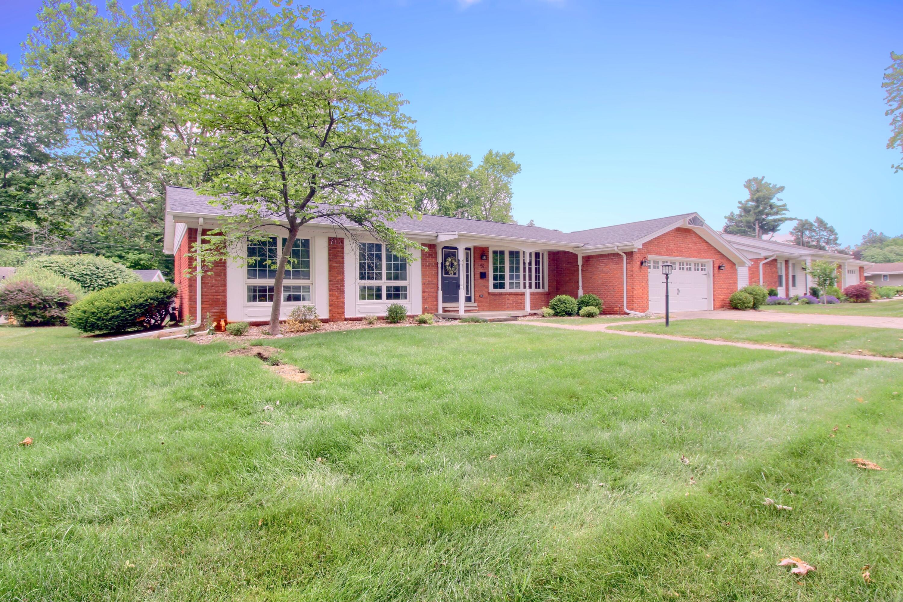 52 W Miller Avenue