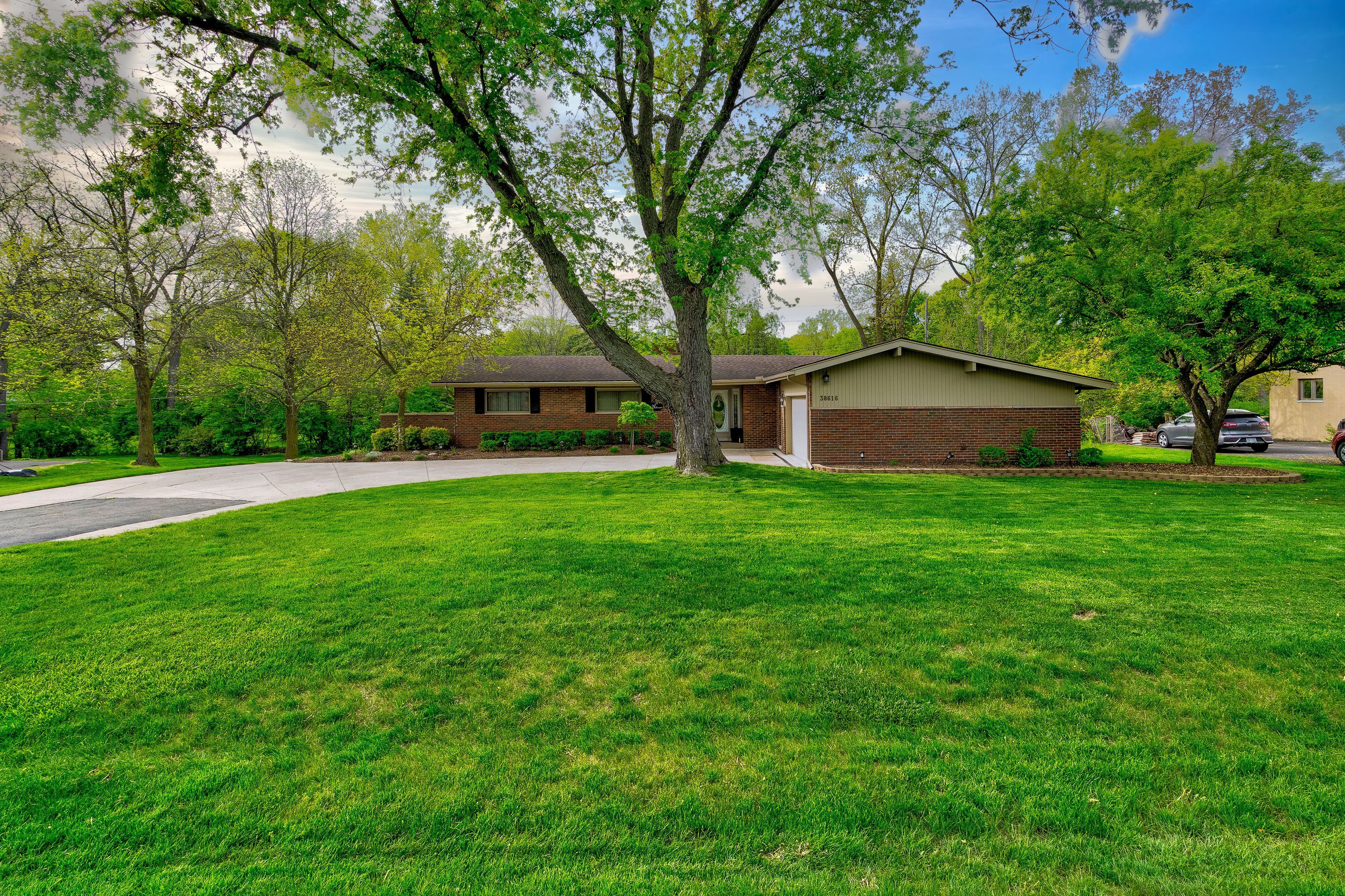 38616 SILKEN GLEN Drive